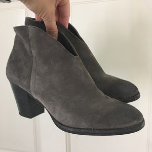 Paul Green Delgado Gray Suede Booties